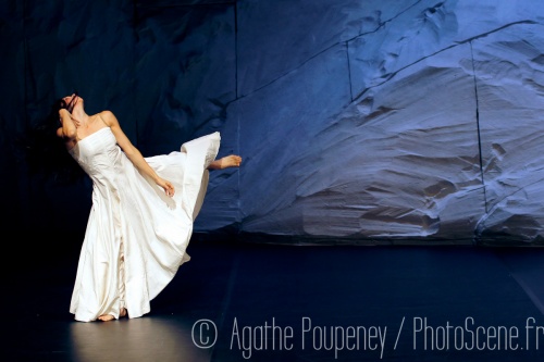 Rough Cut - Pina Bausch / Tanztheater Wuppertal Théâtre de la Ville - Paris - juin 2006