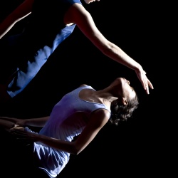 Annonciation de Angelin Preljocaj  Ballet Preljocaj © Agathe Poupeney